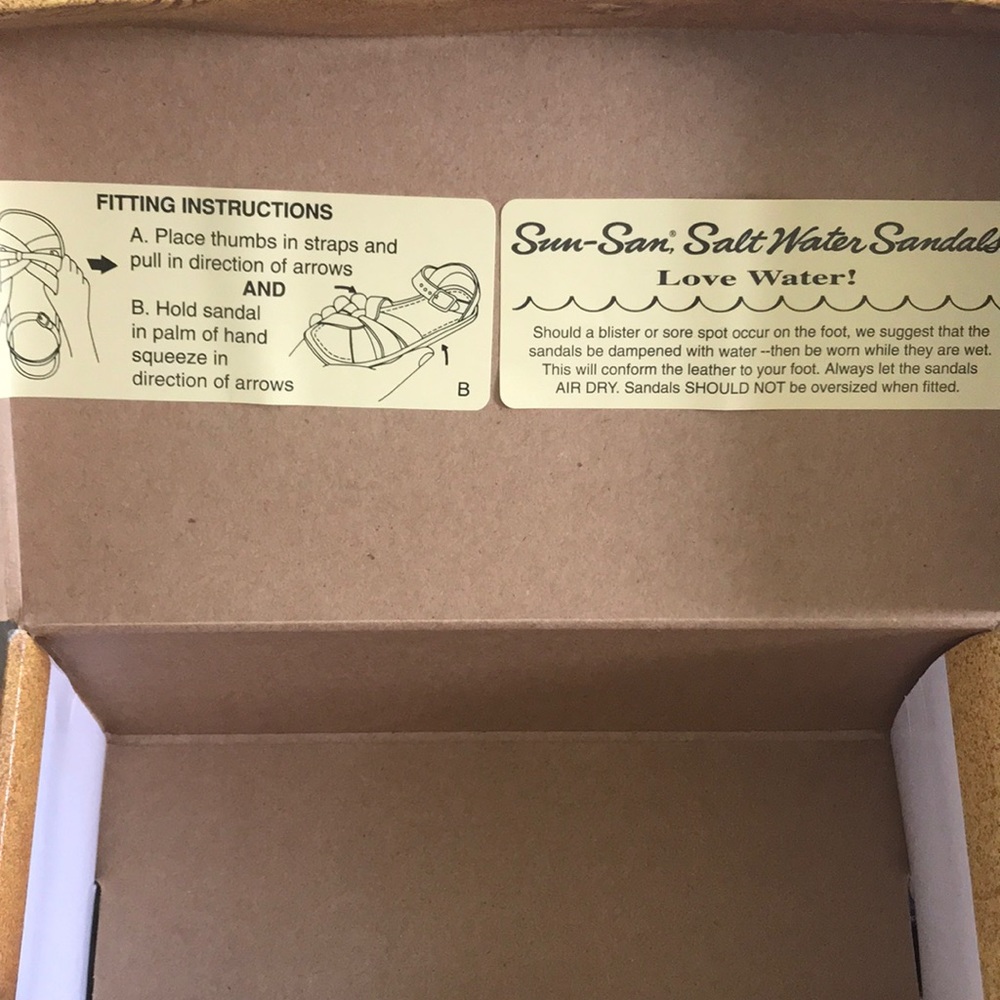 Brand new in box Silver Sun-San Salt water sandals - Picture 3 of 4